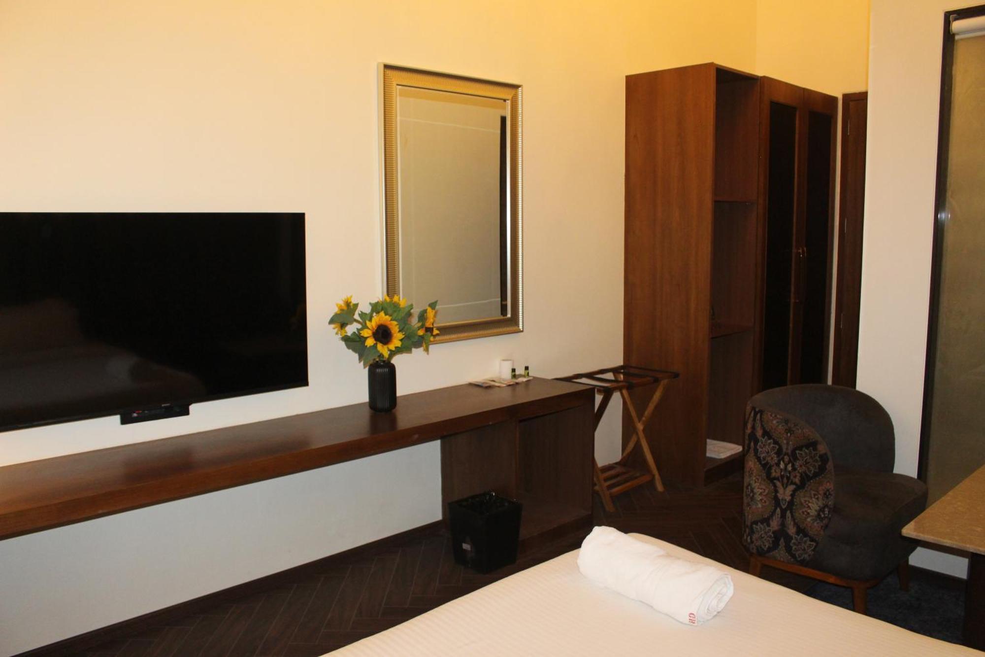 Gulf Hotel Mumbai- The Boutique Hotel Colaba Bombaim Exterior foto