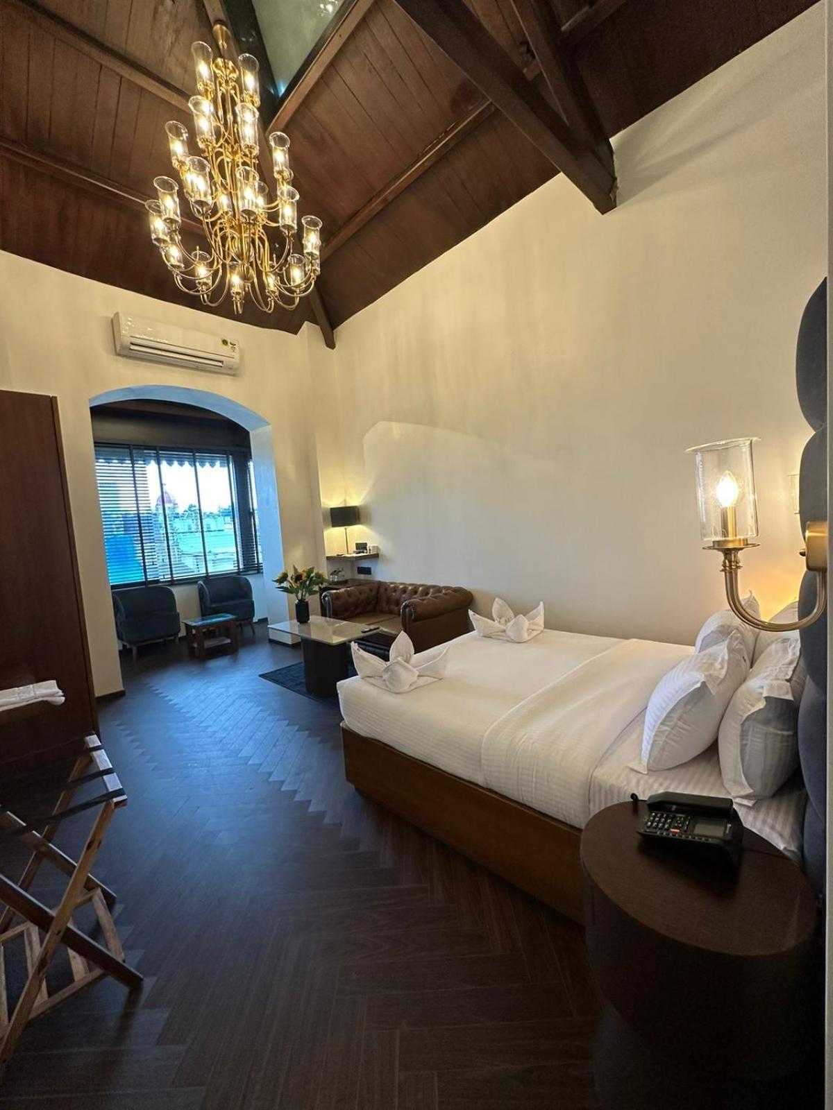 Gulf Hotel Mumbai- The Boutique Hotel Colaba Bombaim Exterior foto