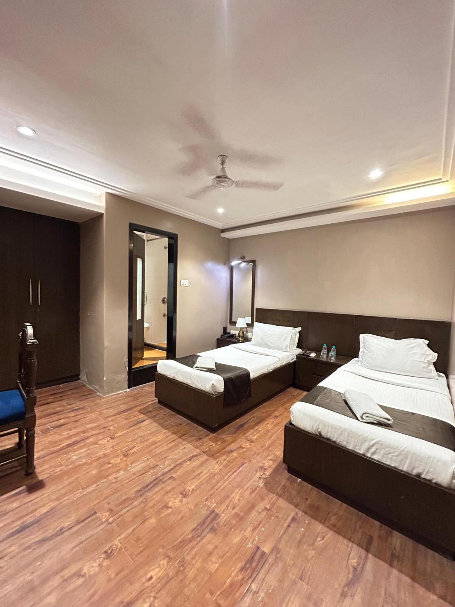 Gulf Hotel Mumbai- The Boutique Hotel Colaba Bombaim Exterior foto