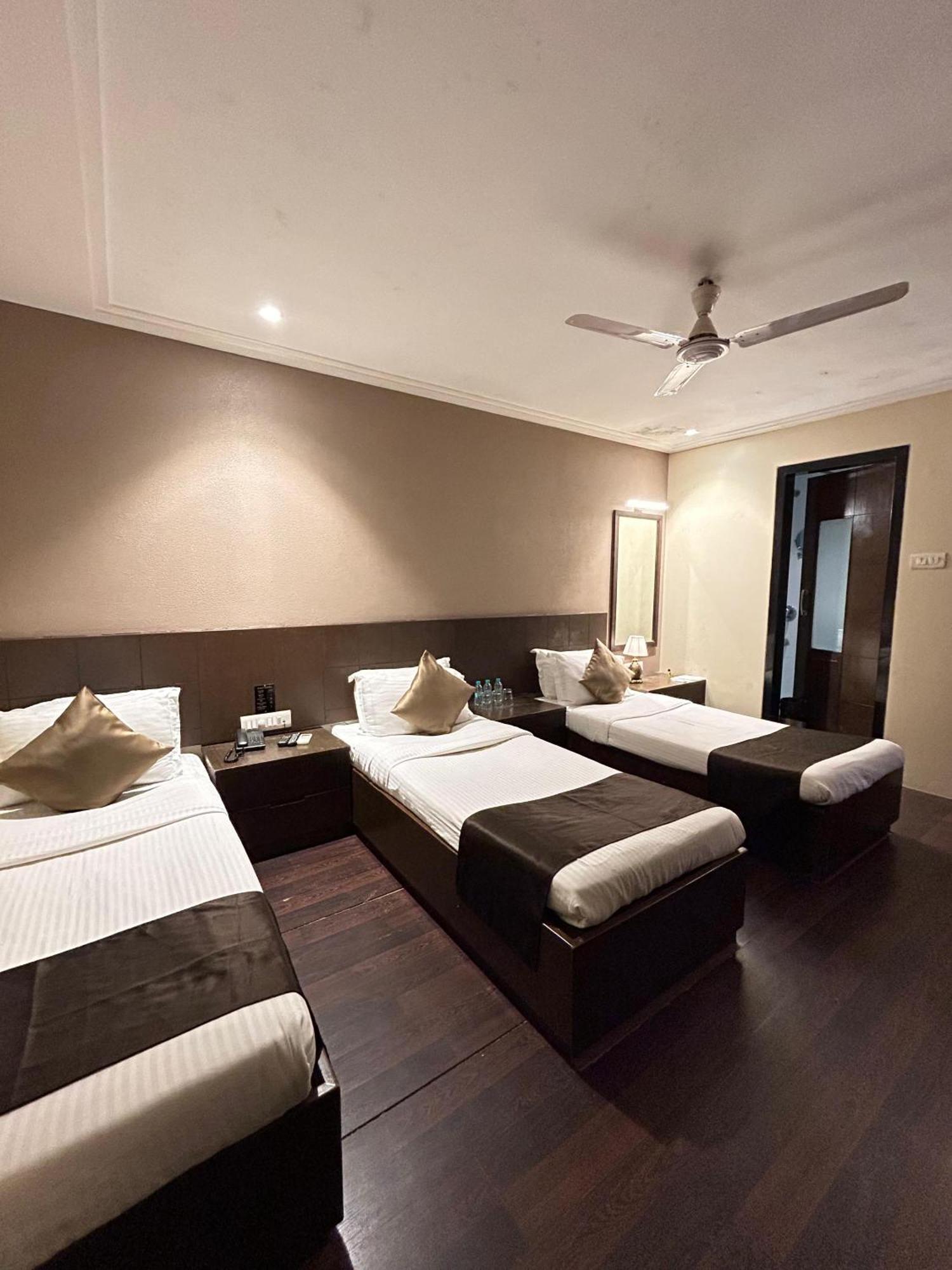 Gulf Hotel Mumbai- The Boutique Hotel Colaba Bombaim Exterior foto